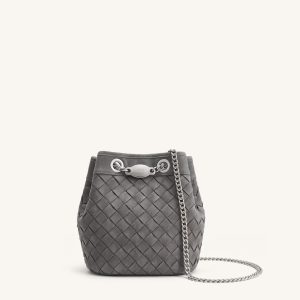 Yara Sac seau tissé à la main en suédine - Gris foncé