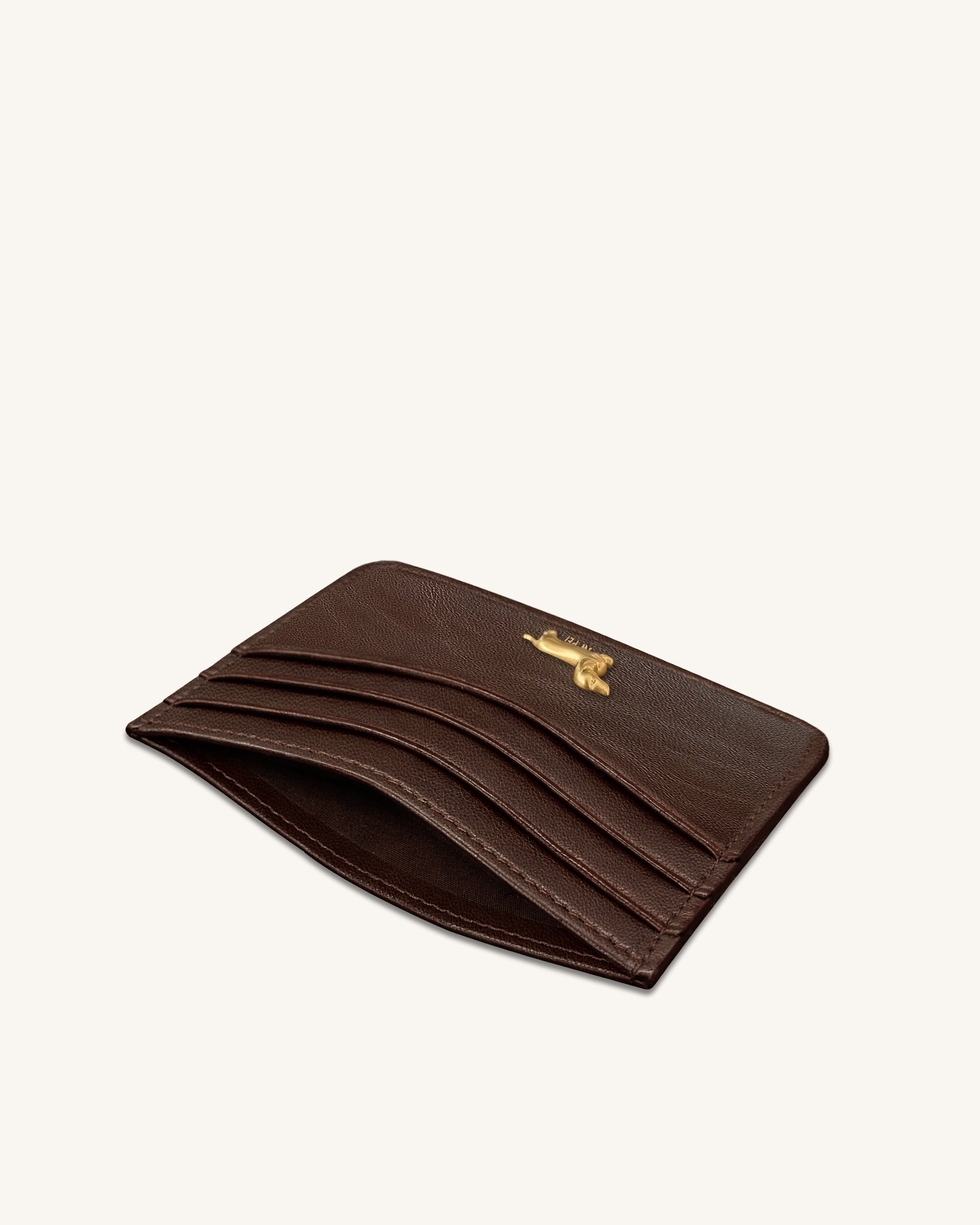Maeve Porte-cartes avec emblème métallique Teckel - Chocolat – Image 3